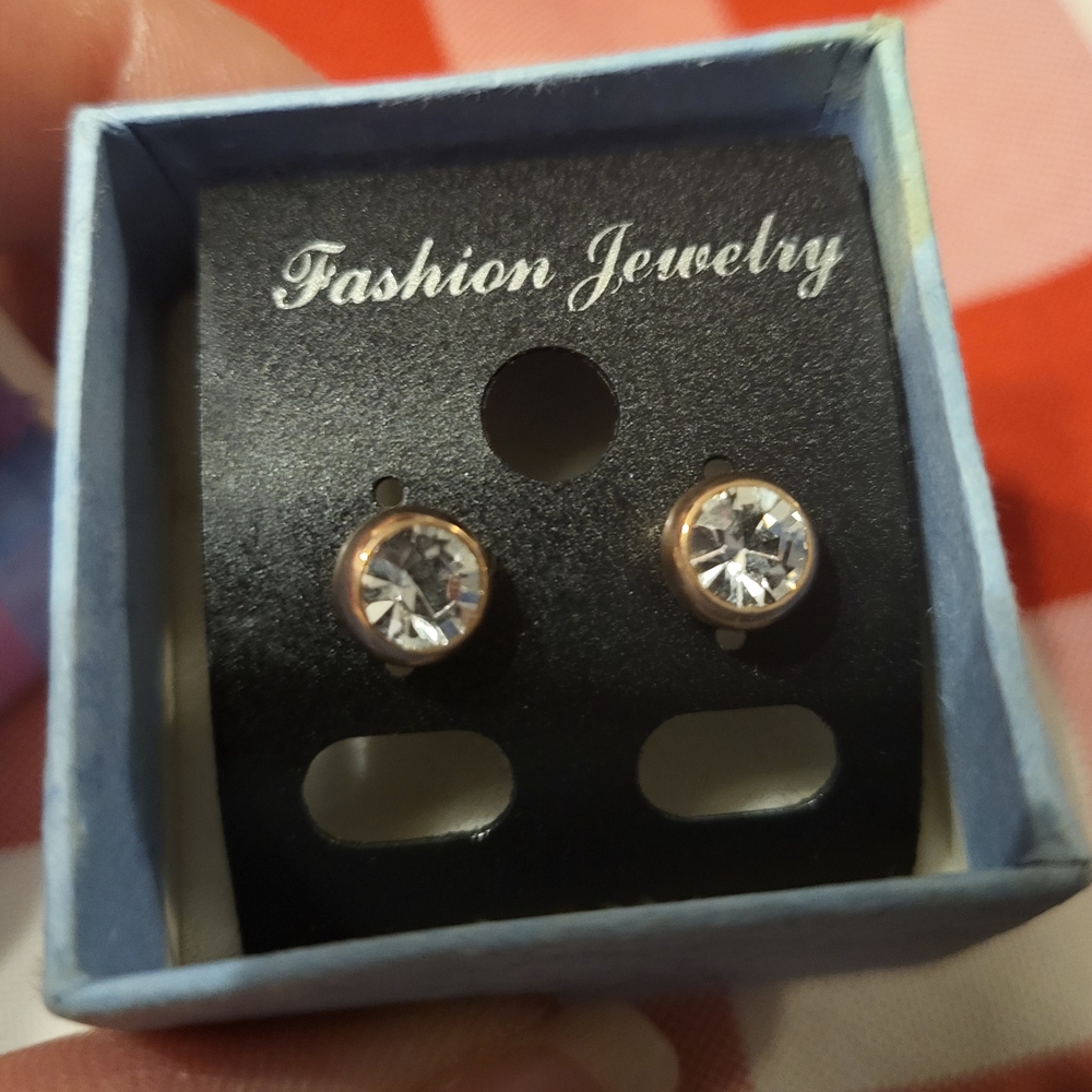 Elegant Gold Stud Earrings